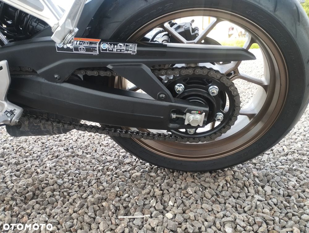 Honda CB - 7