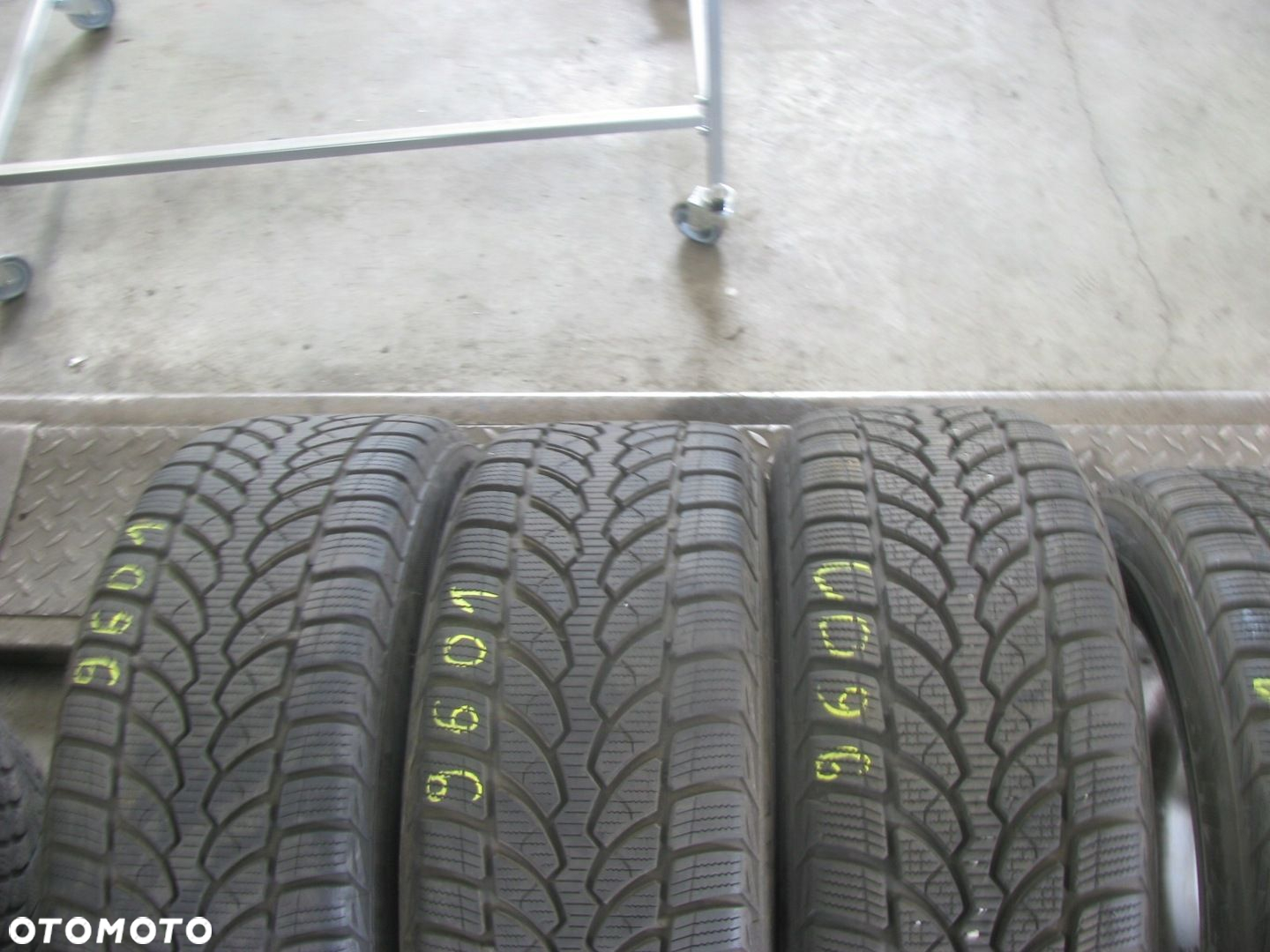 Opona zimowa Bridgestone Blizzak LM-32 205/55R16 91 H - 3
