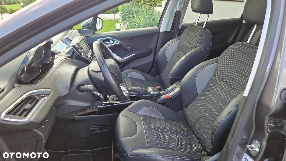Peugeot 2008 1.6 BlueHDi Allure S&S - 19