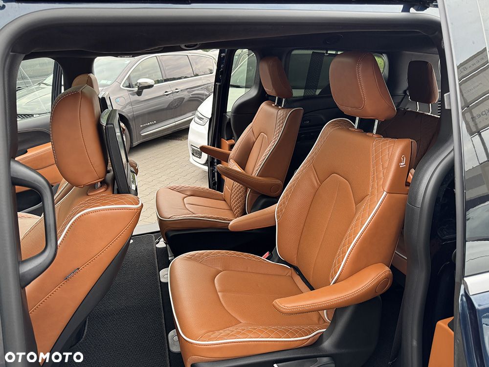 Chrysler Pacifica - 21