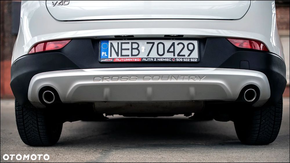 Volvo V40 Cross Country - 9