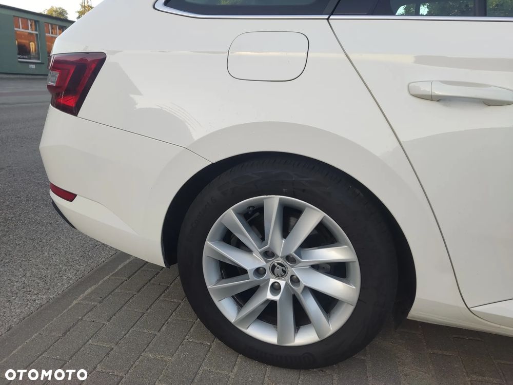 Skoda Superb 2.0 TDI SCR Ambition DSG - 5