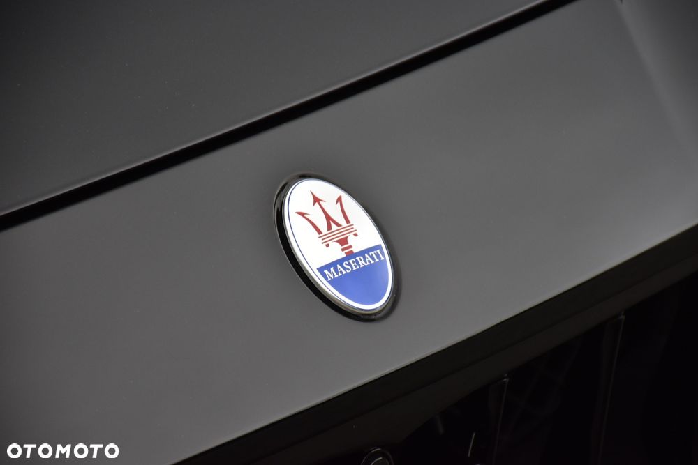 Maserati Ghibli S - 13