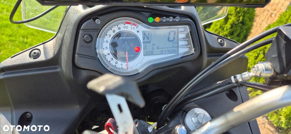 Suzuki V-STROM - 3
