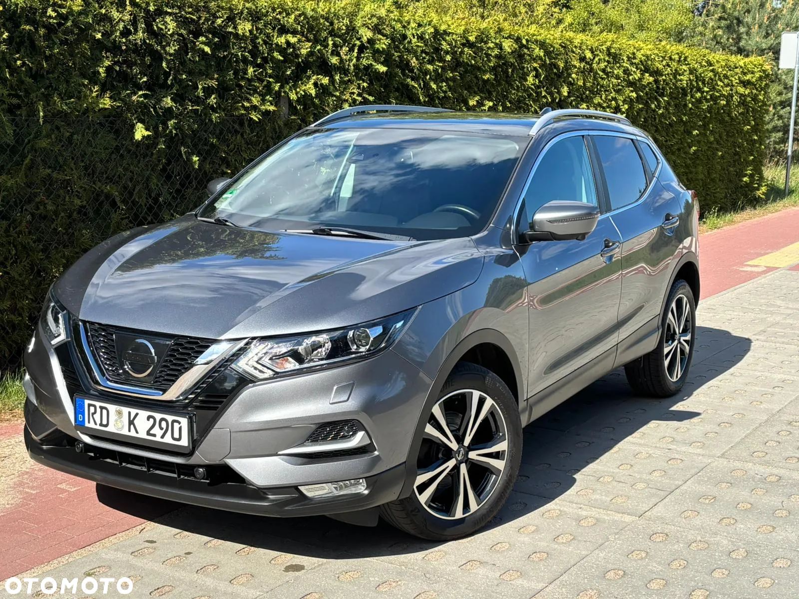 Nissan Qashqai 1.2 DIG-T Xtronic 360 - 1