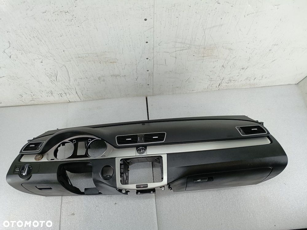 DESKA ROZDZIELCZA, KONSOLA VW PASSAT B7 - 3