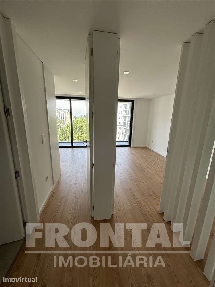 T2 com Lugar de Garagem | Arrendamento – Polo Universitário do Porto - Grande imagem: 2/15