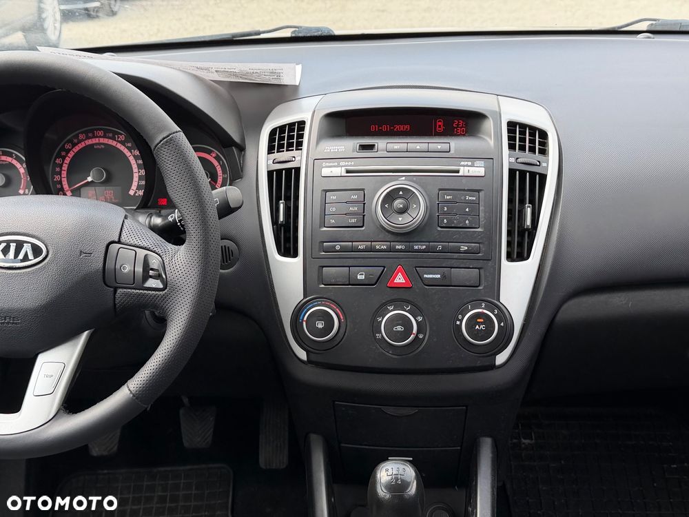 Kia Ceed 1.4 CVVT Attract - 27