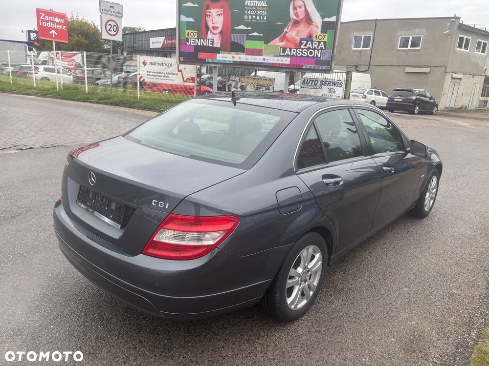 Mercedes-Benz Klasa C 180 CGI Automatik BlueEFFICIENCY - 9