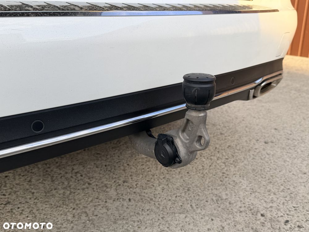 Mercedes-Benz Klasa C 300 e 9G-TRONIC - 22