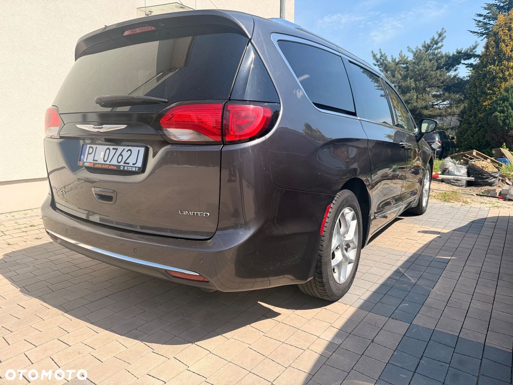 Chrysler Pacifica - 7
