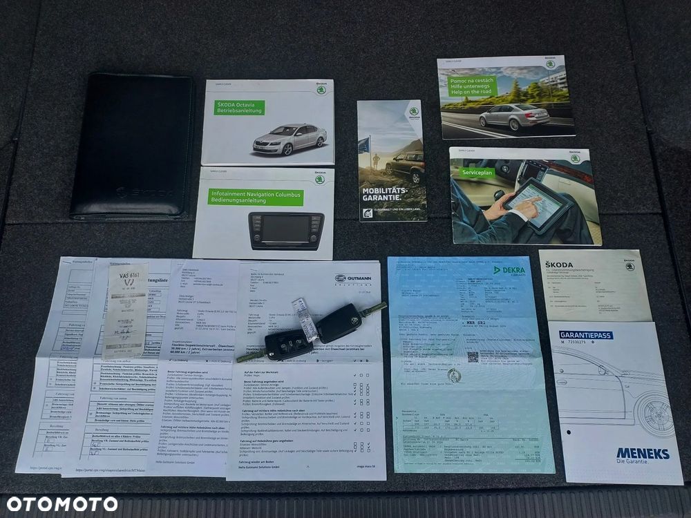 Skoda Octavia 2.0 TDI DSG RS - 39