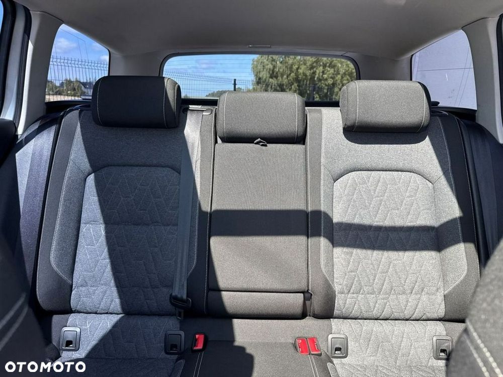 Volkswagen Passat - 15