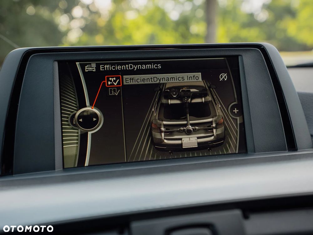 BMW Seria 3 320d xDrive - 32