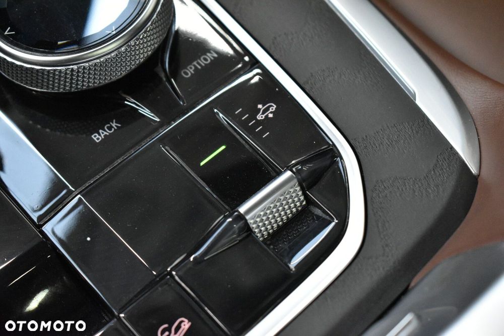 BMW X7 - 25