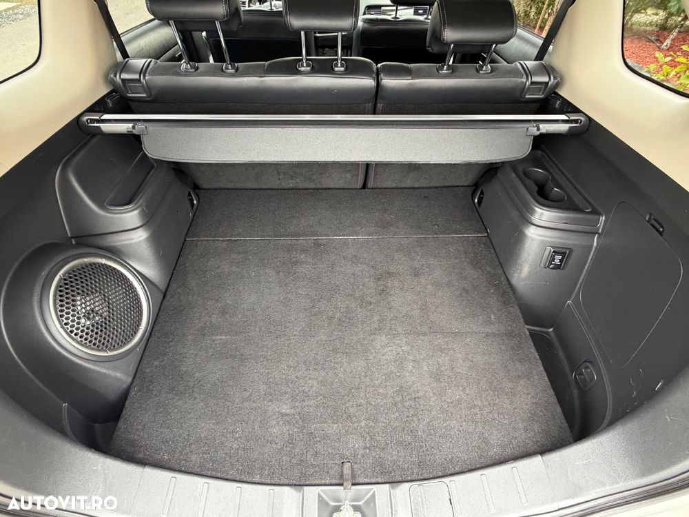 Mitsubishi Outlander 2.0 4WD Plug-In Hybrid - 24