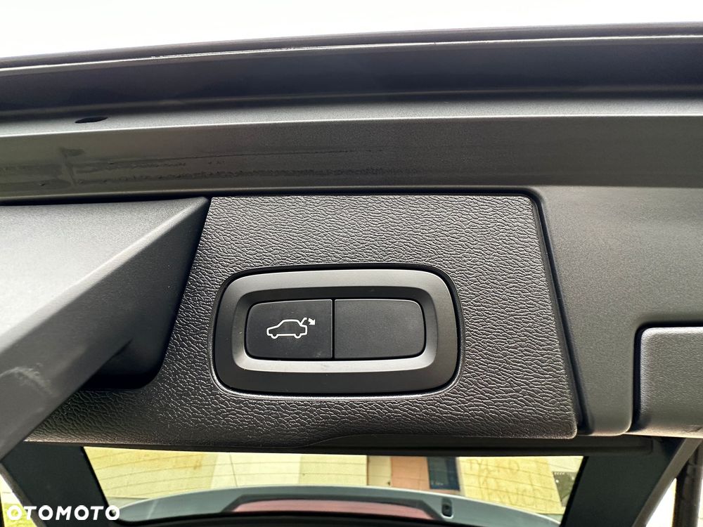 Volvo XC 60 D4 Geartronic RDesign - 24