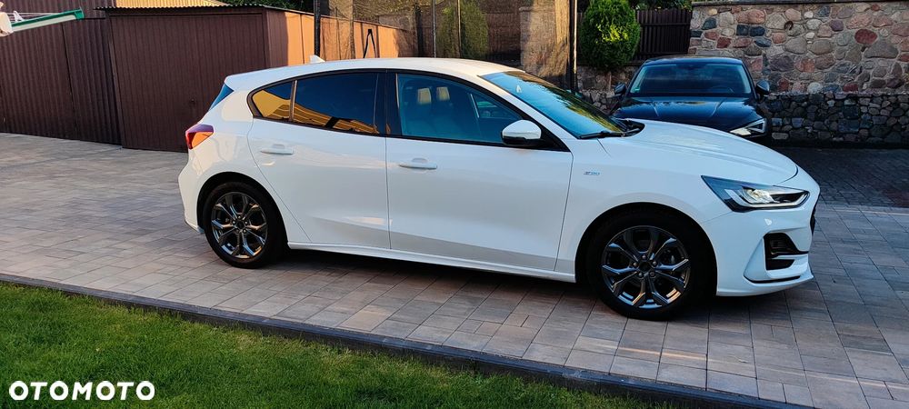 Ford Focus 1.0 EcoBoost Hybrid ST-LINE X - 11
