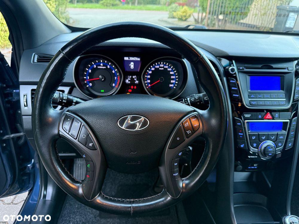 Hyundai i30 i30cw 1.6 Fifa World Cup Edition - 24