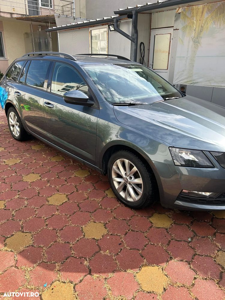 Skoda Octavia 1.6 TDI DSG Style - 9