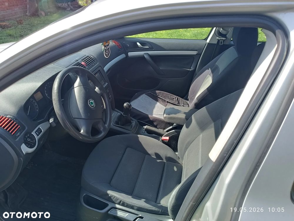 Skoda Octavia 1.6 FSI Classic - 12