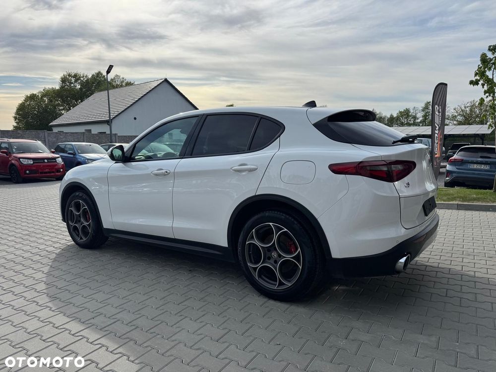 Alfa Romeo Stelvio 2.0 Turbo 16V AT8-Q4 Veloce Ti - 10