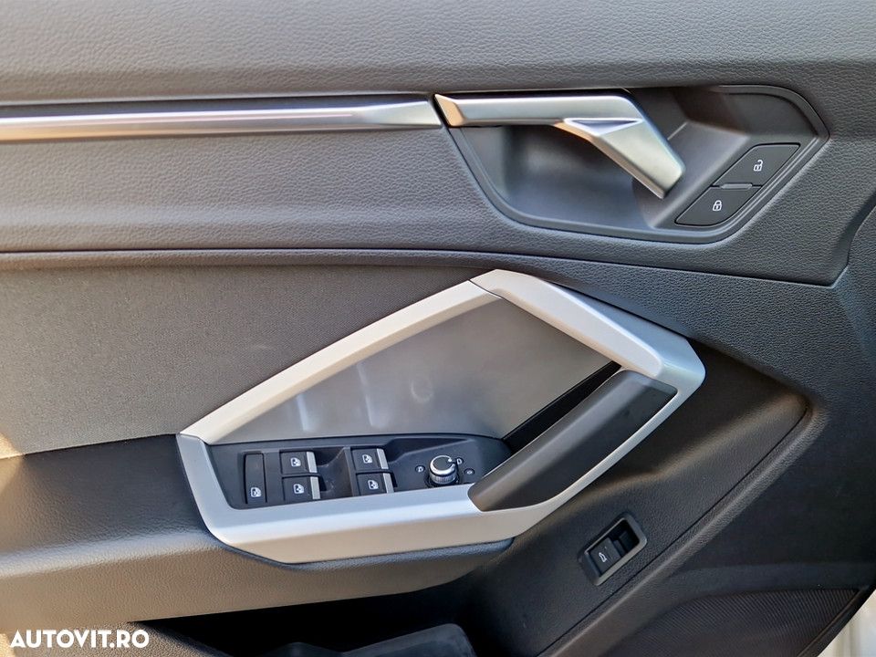 Audi Q3 35 TFSI S tronic - 16