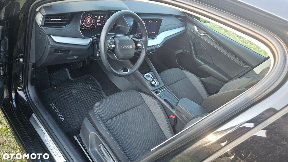Skoda Octavia 1.5 TSI e-TEC DSG Edition - 10