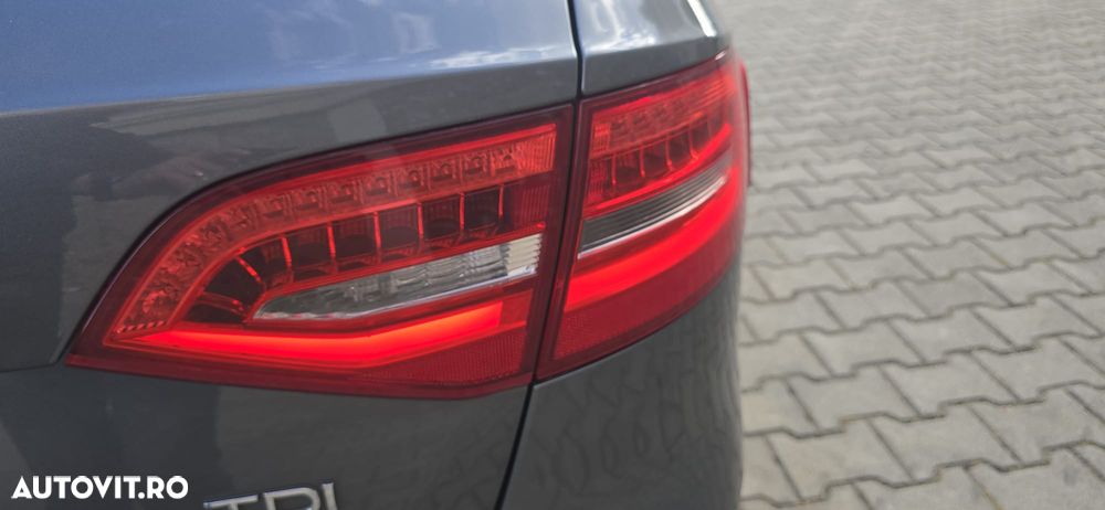 Audi A4 2.0 TDI DPF multitronic Ambiente - 13