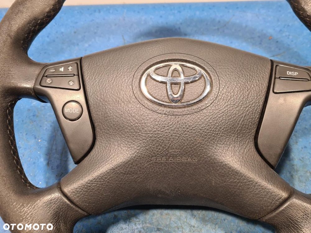 TOYOTA AVENSIS II T25 KIEROWNICA. - 2