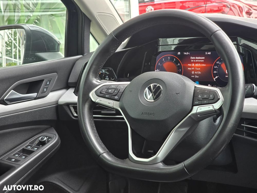 Volkswagen Golf - 22