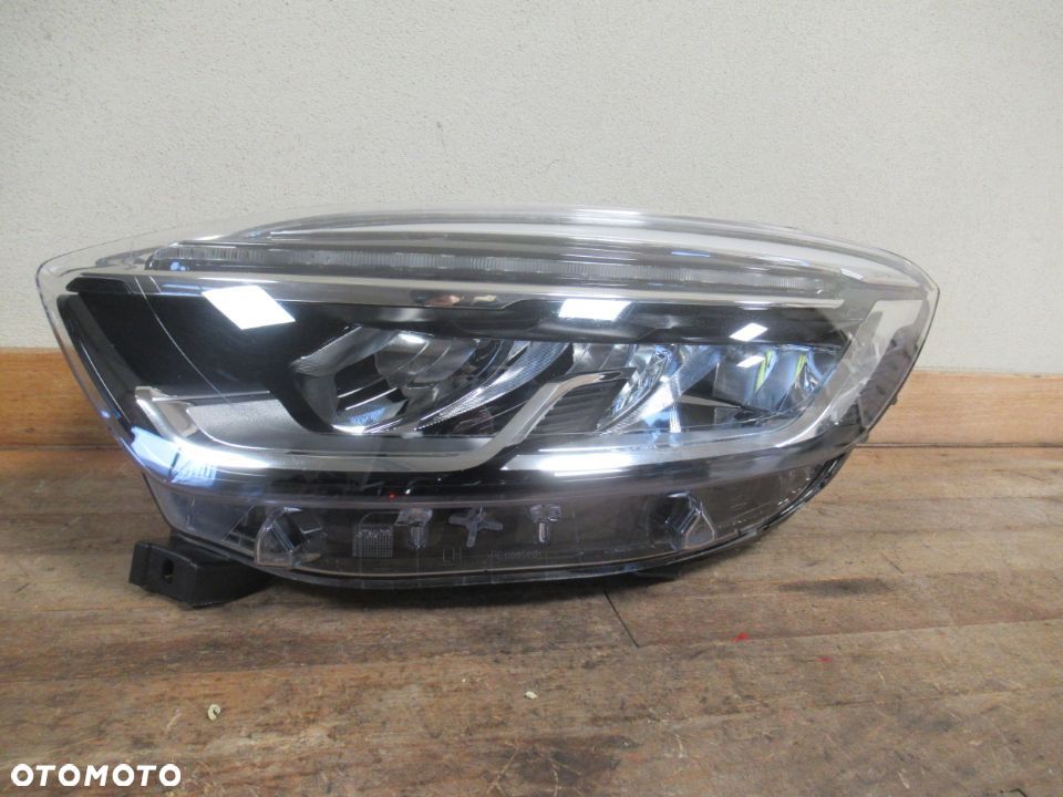 LAMPA PRZEDNIA PRZÓD LEWA RENAULT CAPTUR LIFT FULL LED 260606152R 2017-2019