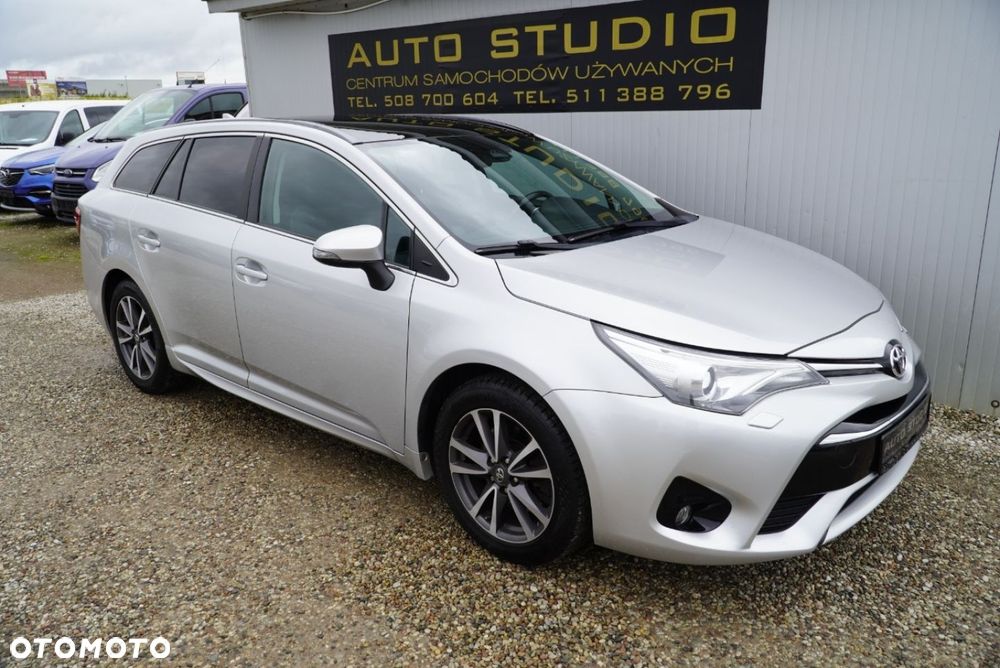 Toyota Avensis 2.0 D-4D Premium - 2