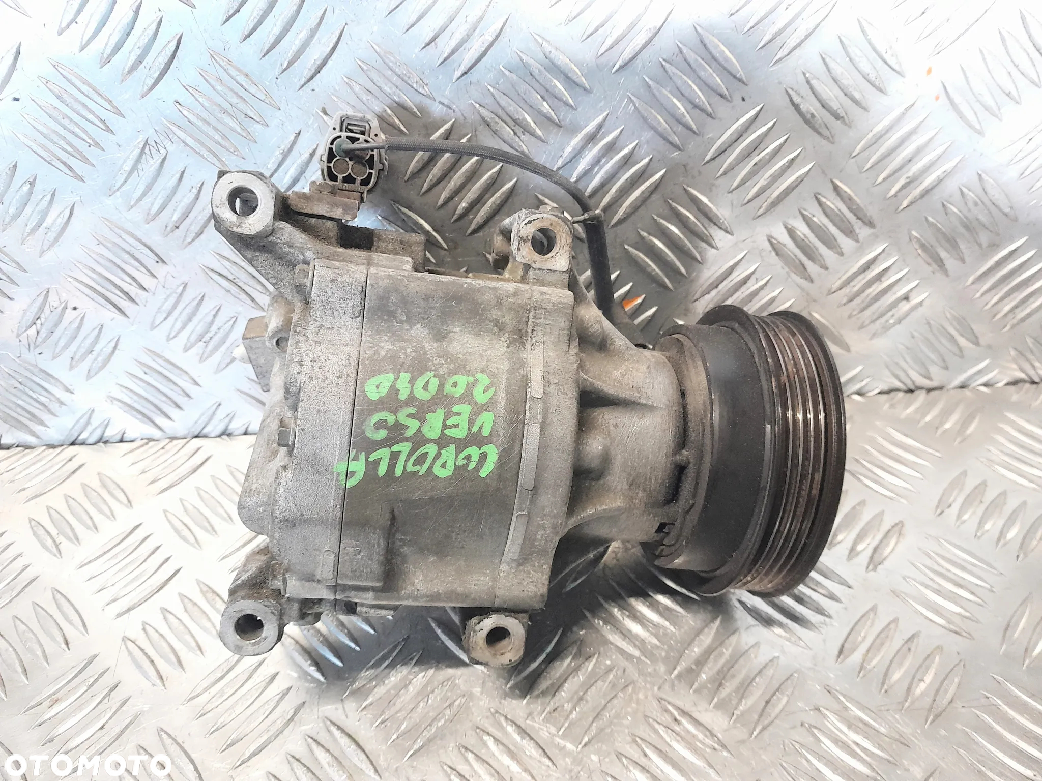 Kompresor sprężarka klimatyzacji TOYOTA Corolla Verso Avensis 01-09r. 2.0 D4D 447260-7090 - 2