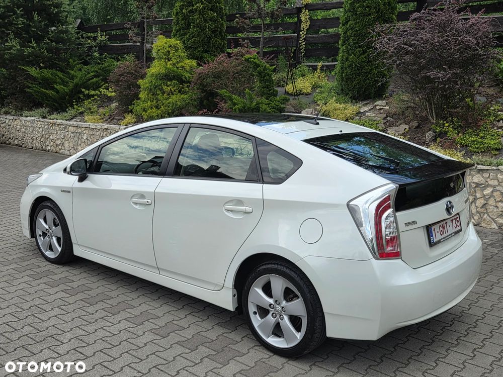 Toyota Prius (Hybrid) Executive - 5