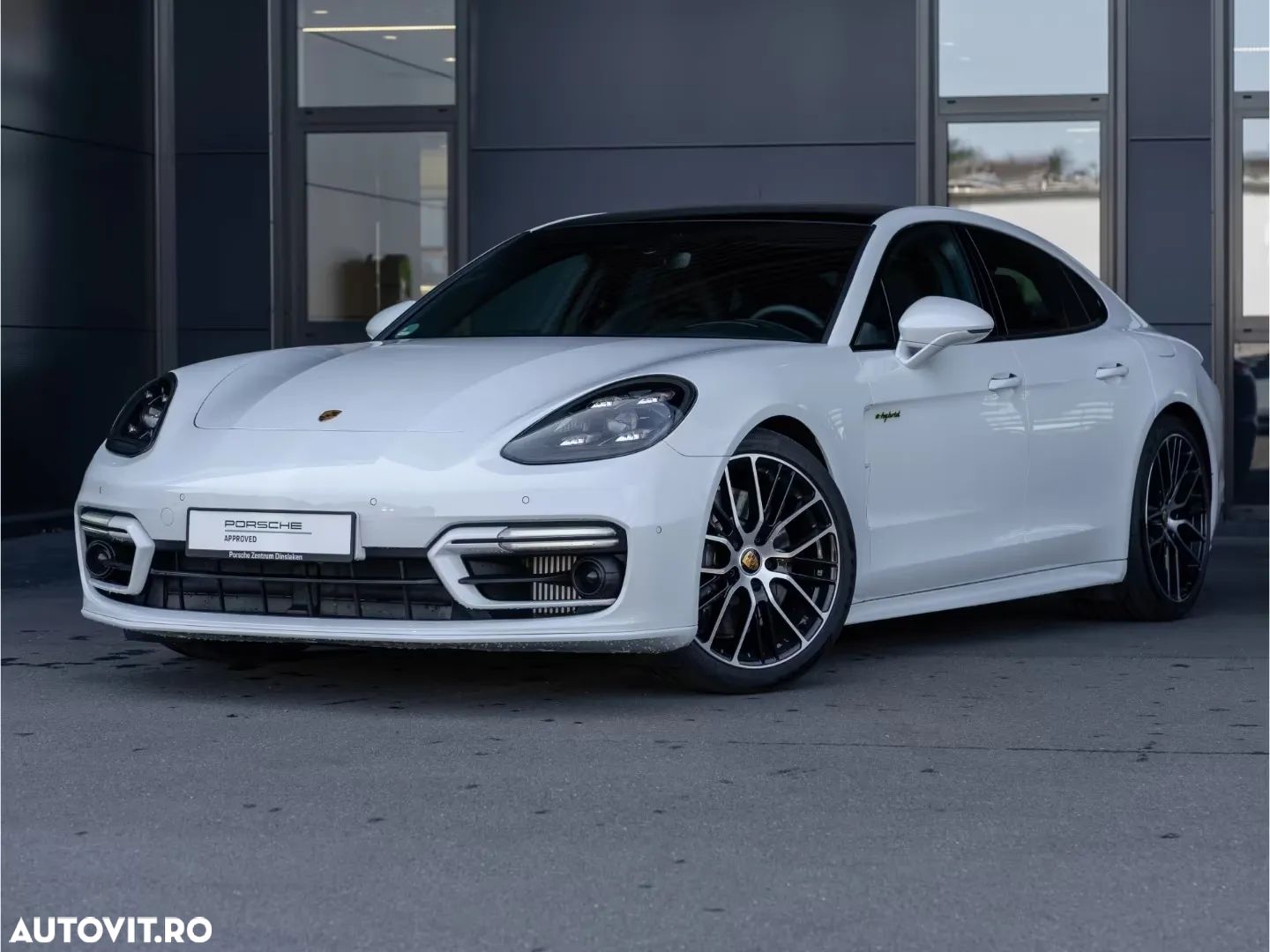 Porsche Panamera 4 E-Hybrid Platinum Edition - 1