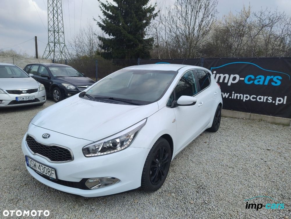 Kia Ceed - 11