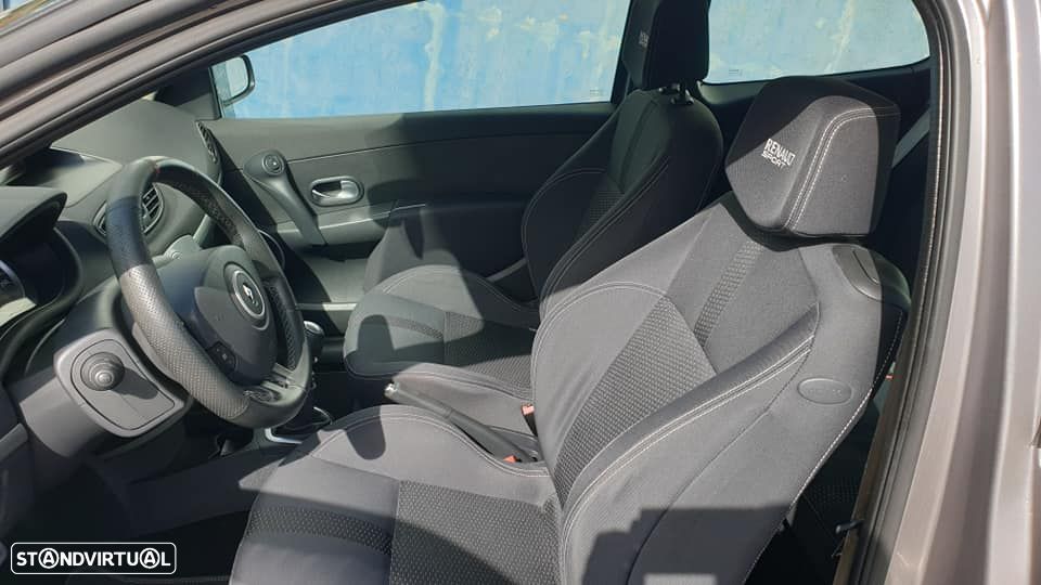 Renault Clio 2.0 16V Sport - 2