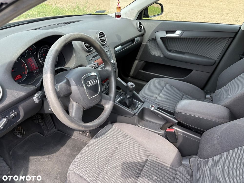 Audi A3 Sportback 2.0 TDI Ambiente - 10