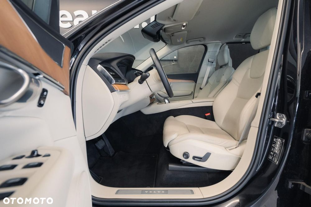 Volvo XC 90 B5 D AWD Momentum Pro - 14