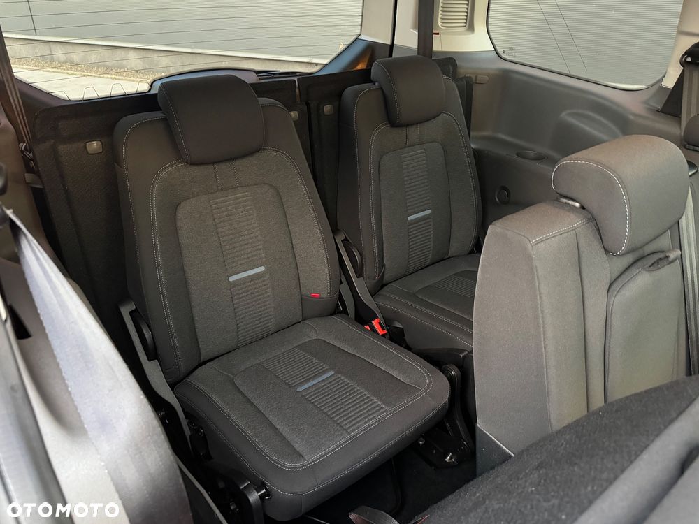 Ford Tourneo Connect Grand - 12