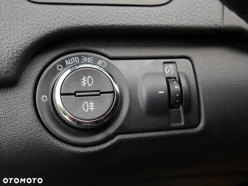 Opel Insignia 1.4 T Executive S&S - 27