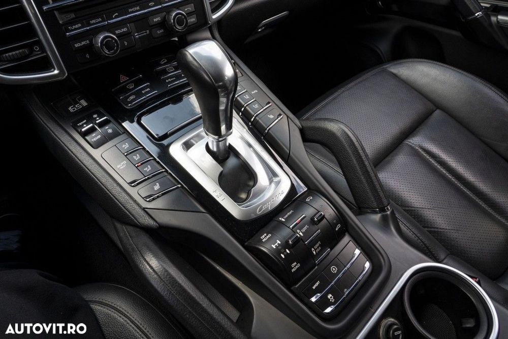 Porsche Cayenne - 18