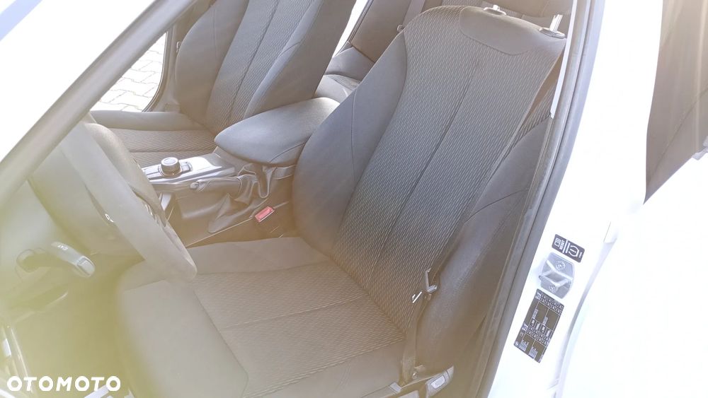 BMW Seria 1 114i Sport Line - 25