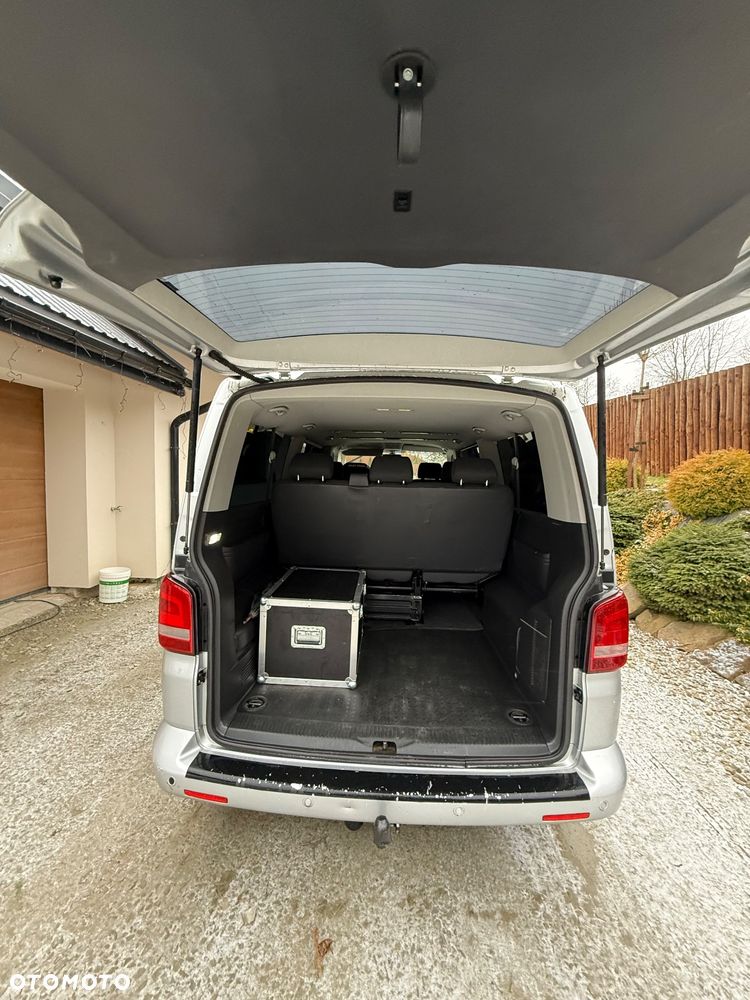 Volkswagen Caravelle - 11