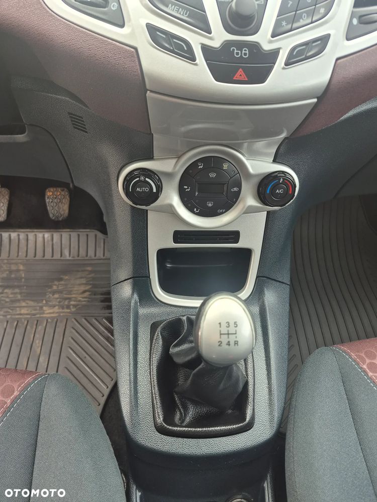 Ford Fiesta 1.4 Titanium - 26