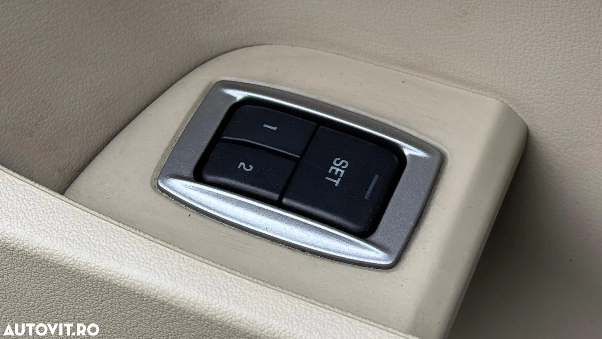 Jaguar XF 2.2D Premium Luxury - 31