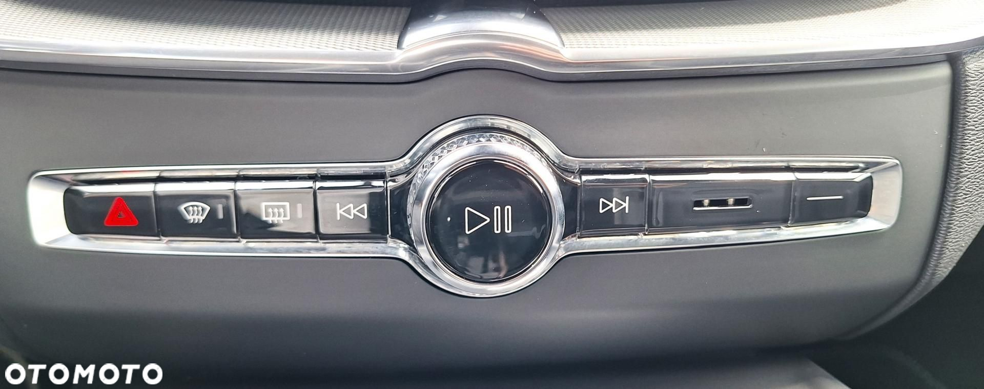 Volvo XC 60 - 25