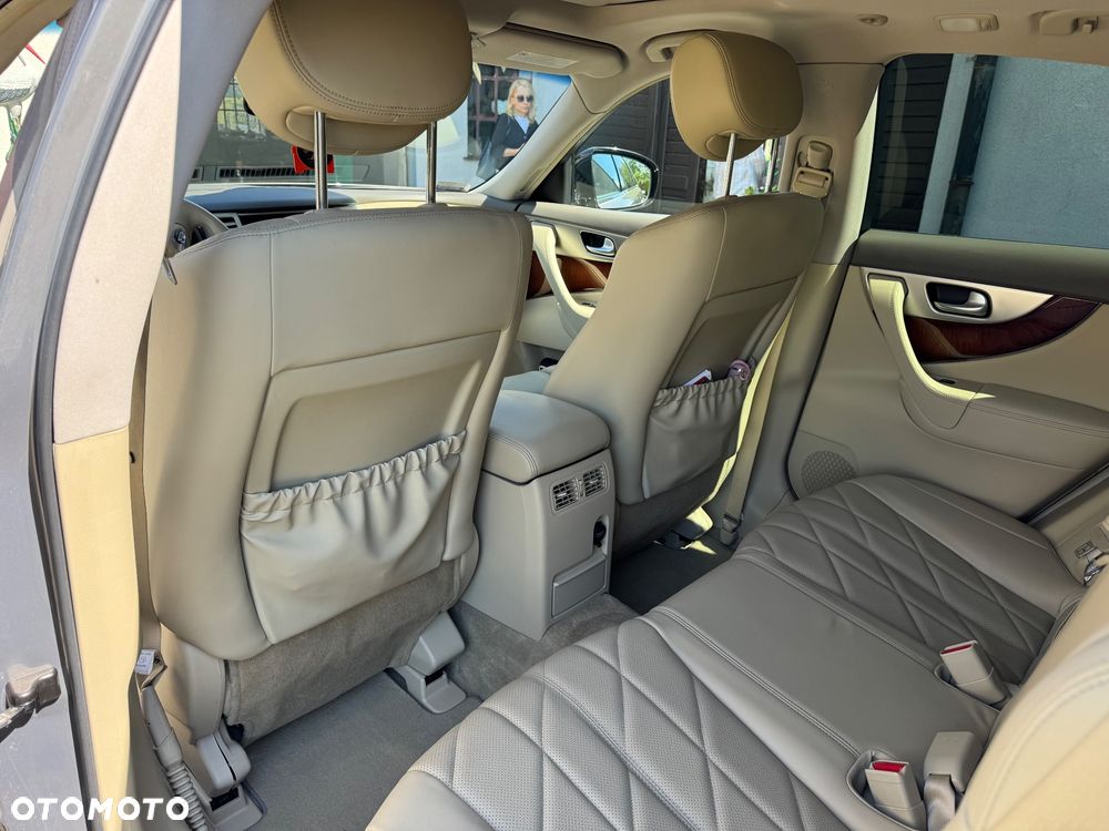 Infiniti Q70 3.0d GT Premium - 6