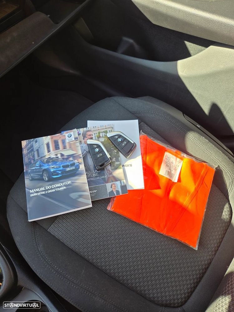 BMW 216 Gran Tourer i 7L Line Luxury - 29